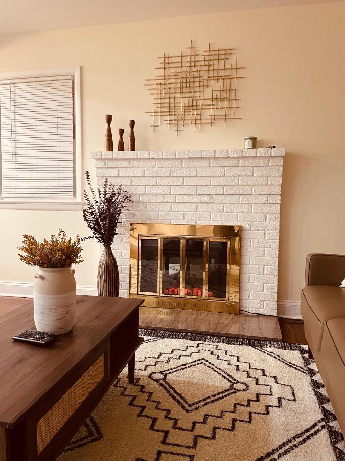 Newly Renovated Charming Home With Parking Fort Washington Exteriér fotografie