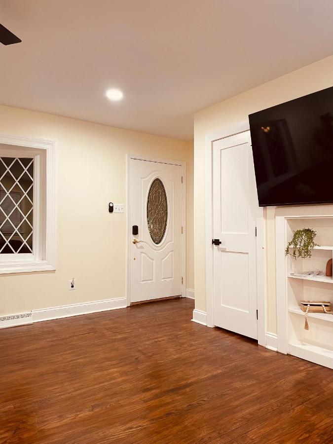 Newly Renovated Charming Home With Parking Fort Washington Exteriér fotografie