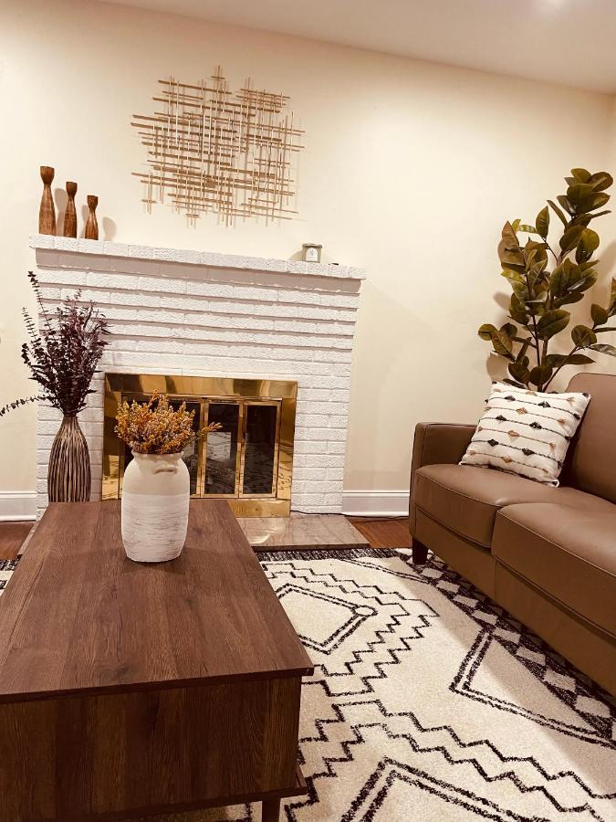 Newly Renovated Charming Home With Parking Fort Washington Exteriér fotografie